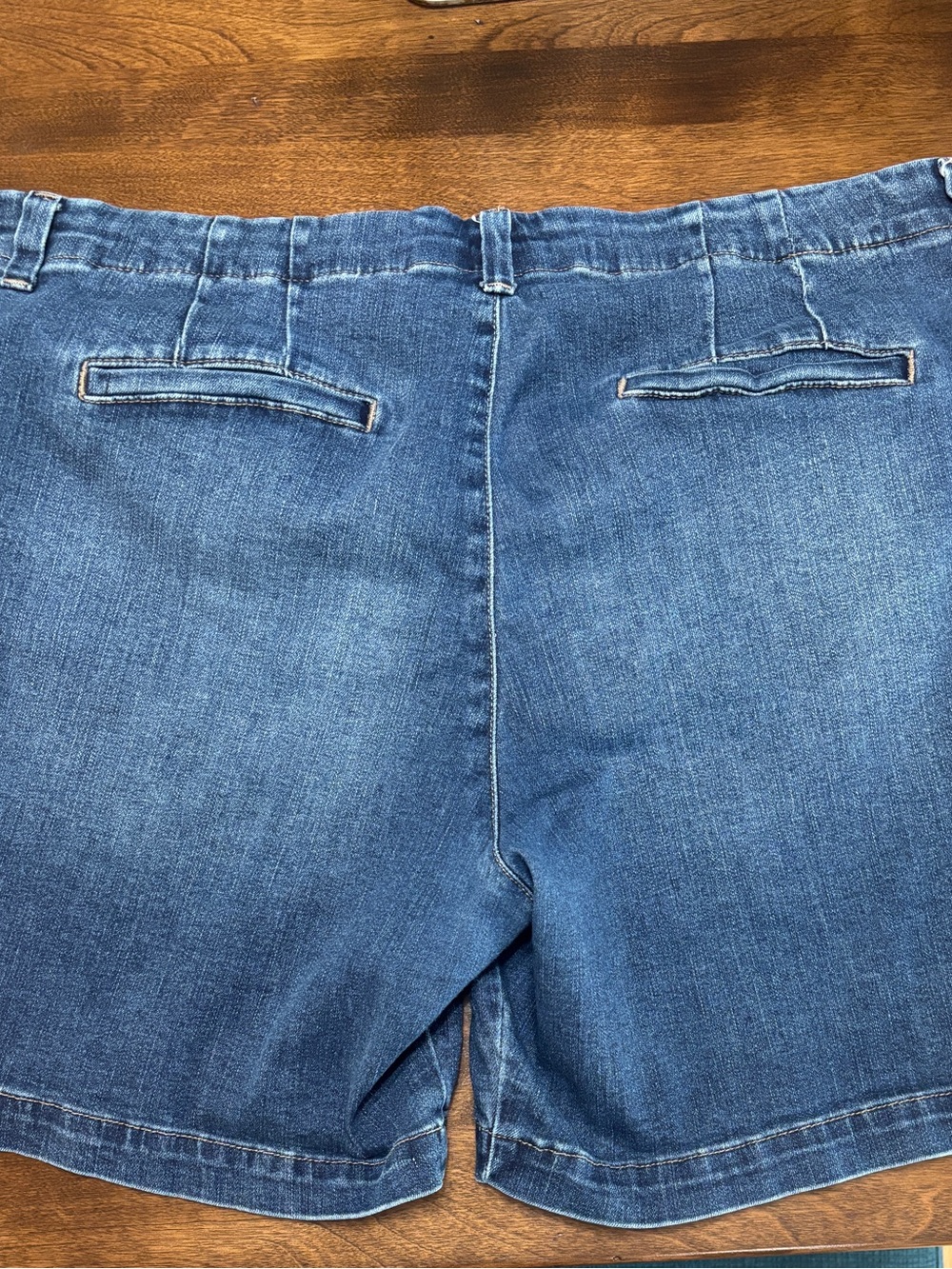 Lee Women's Blue Denim Shorts - Faded Indigo Cutoffs - Picture 2 of 3
